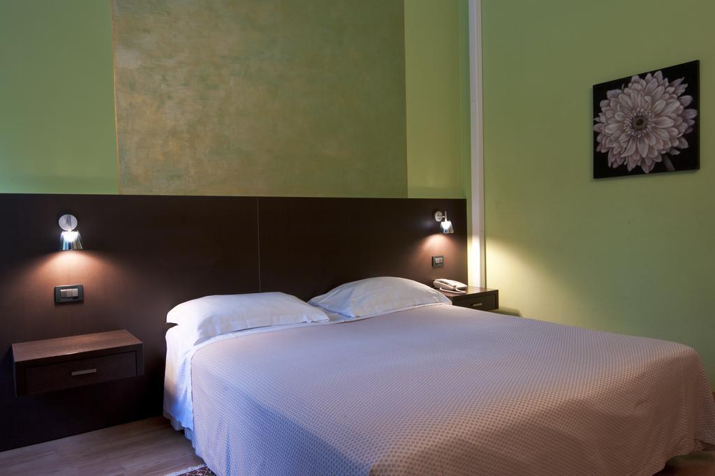 Hotel Ristorante Gran Casa Одерцо Экстерьер фото